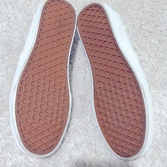 Vans - Picture 3 of 3